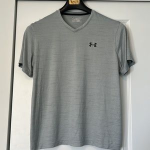 Under armour XL loose v neck